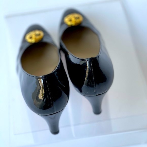 Salvatore Ferragamo Black Patent Leather Heels Pumps Florence Gold Accent, 8AA - Picture 11 of 14